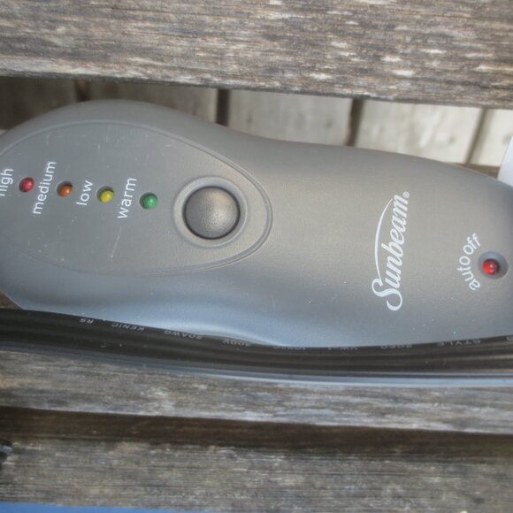 Sunbeam Back Contouring Self Inflating Heating Pad with Lumbar Support & Remote - Picture 8 of 11